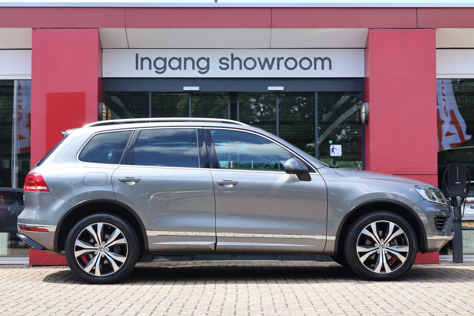 Volkswagen Touareg 3.0 TDI V6 R-line | Luchtvering | Panoram, Auto's, Automaat, 15 km/l, Gebruikt, 255 €/maand