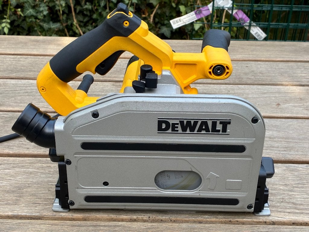 DeWalt Invalzaag 220V DWS520 type 3 incl. koffer, Doe-het-zelf en Verbouw, Ophalen, Invalzaag, DEWALT, Zo goed als nieuw