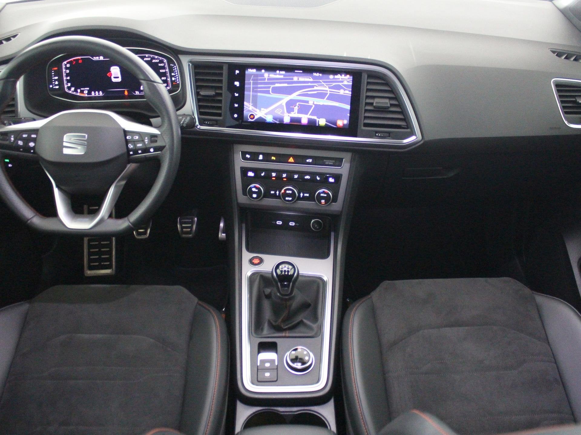 SEAT Ateca 1.0 TSI FR Business Intense Stoelverwarming/ Stuu, Auto's, Voorwielaandrijving, 12 maanden, Gebruikt, Ateca