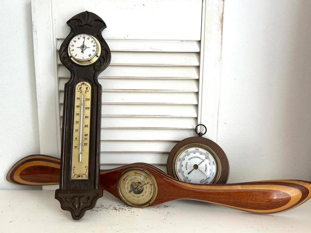 Drie vintage weerstations Hydo Baro propeller hout 10 euro, Ophalen