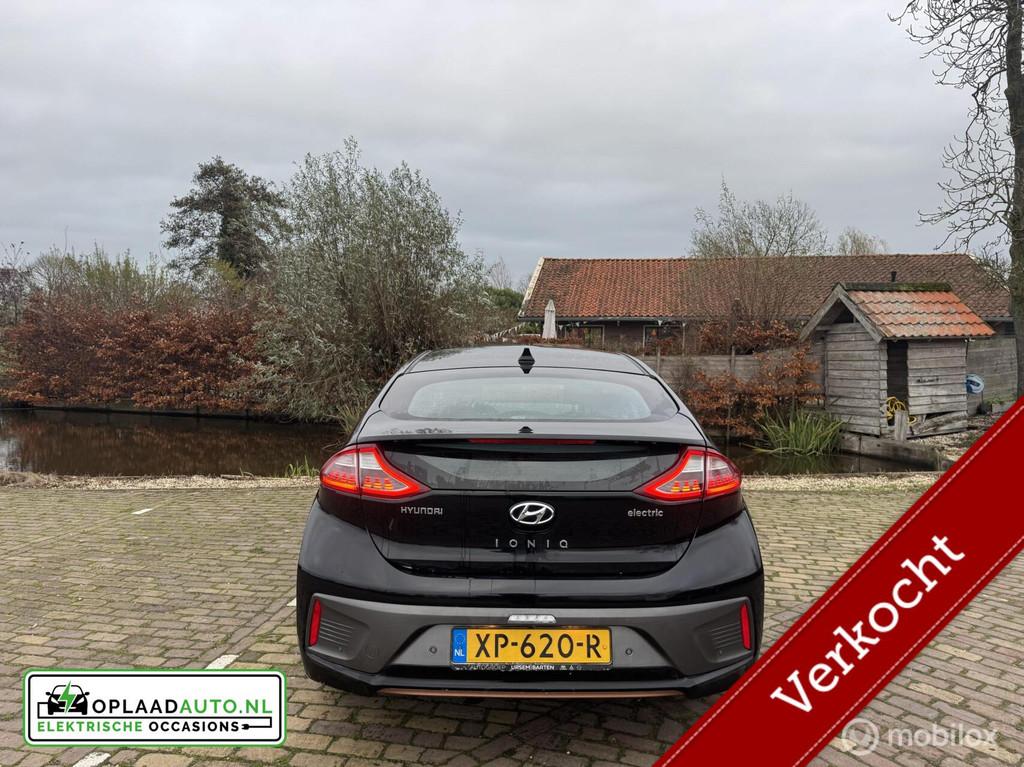 Hyundai IONIQ Comfort EV | Camera | ACC, 136 pk, Gebruikt, Met garantie (alle), Zwart