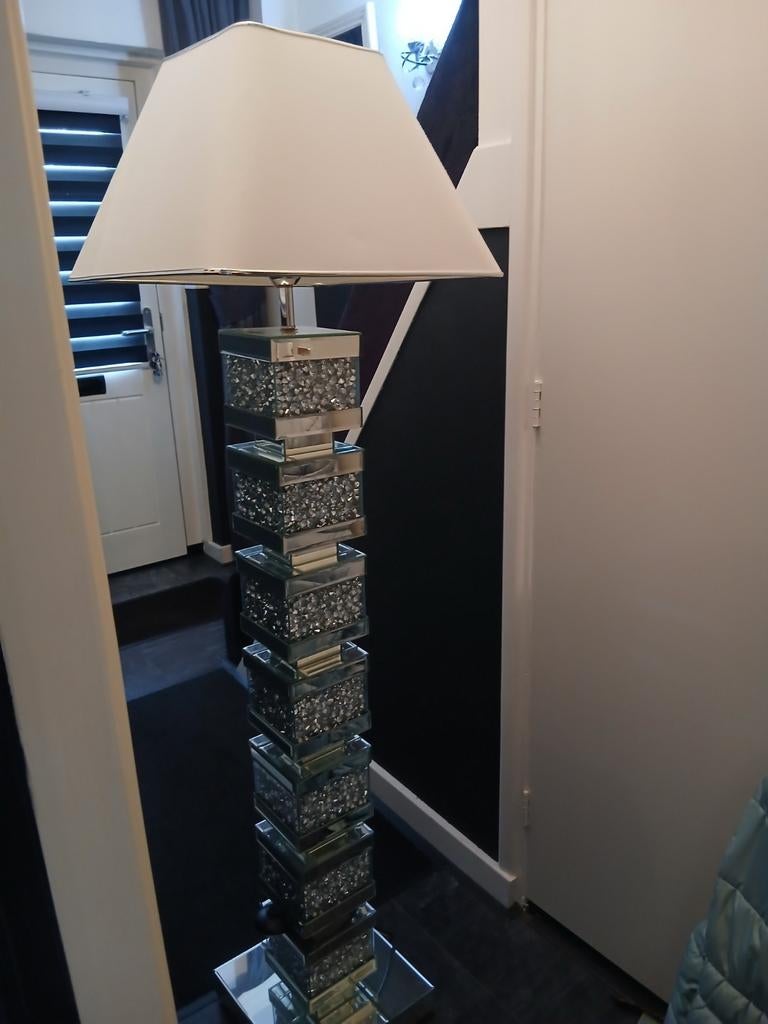 Vloerlamp met spiegel en kristal details, Huis en Inrichting, Lampen | Vloerlampen, Ophalen of Verzenden