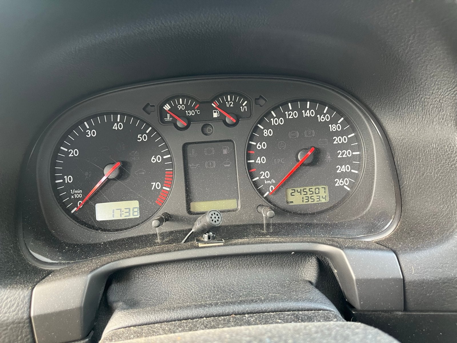 Foto 9 van Volkswagen Golf 2.3 V5 110KW AUT 1999 Zwart