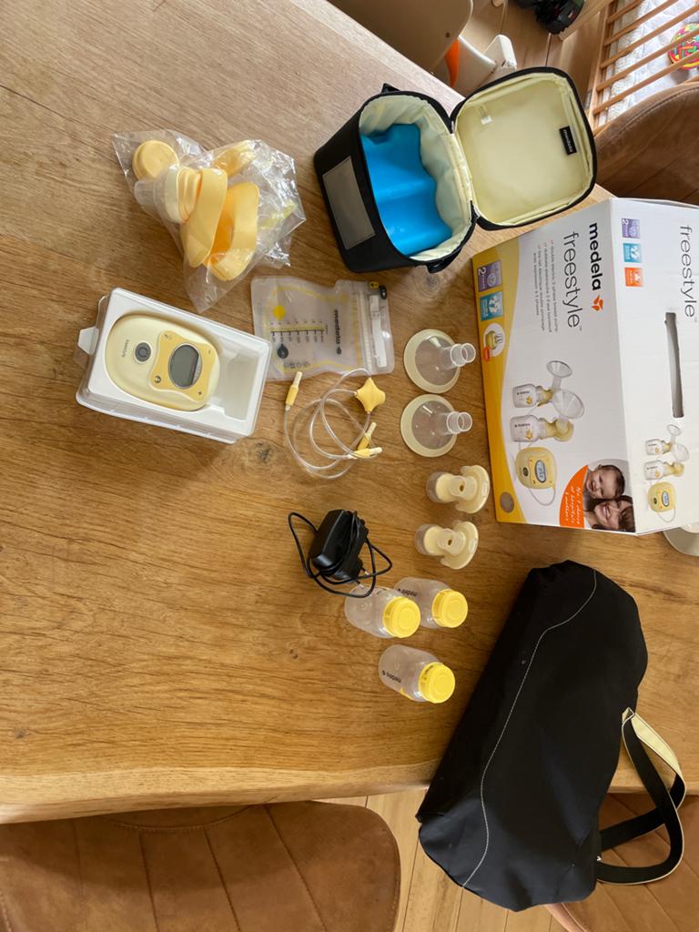 Medela Freestyle elektrische dubbele borstkolf, Kinderen en Baby's, Babyvoeding en Toebehoren, Ophalen of Verzenden, Gebruikt