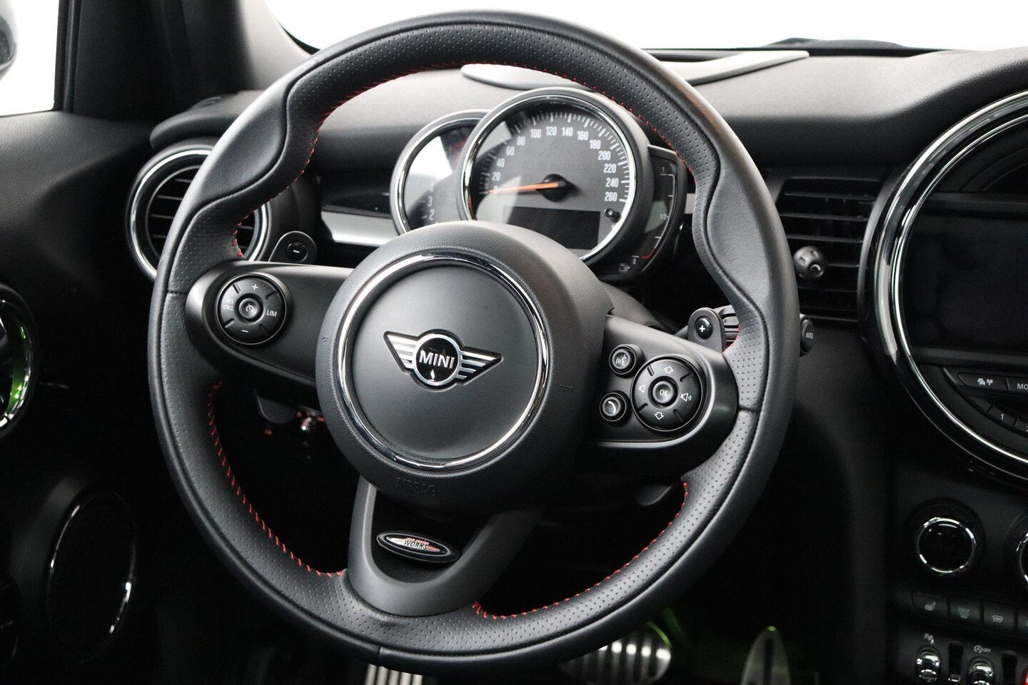 MINI Cooper S 2.0 Chili JCW Pakket (PANORAMADAK DEALER ONDER, 1998 cc, Gebruikt, Euro 6, Zwart