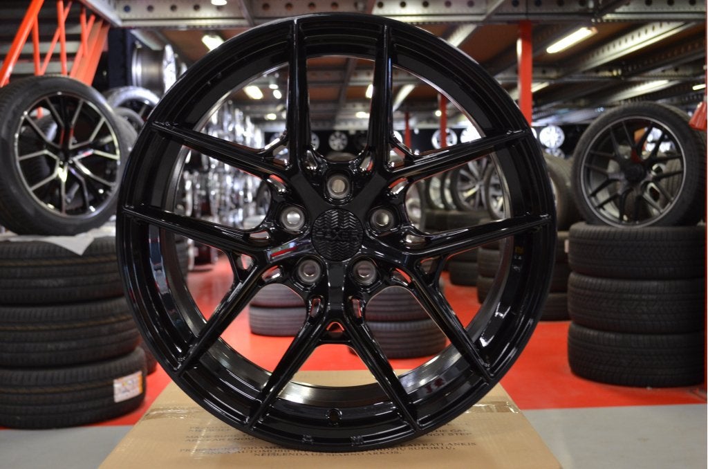 18" Haxer Velgen VW Golf Audi A3 Glossy Black, Niet ingevuld, 18 inch, Velg(en), Niet ingevuld