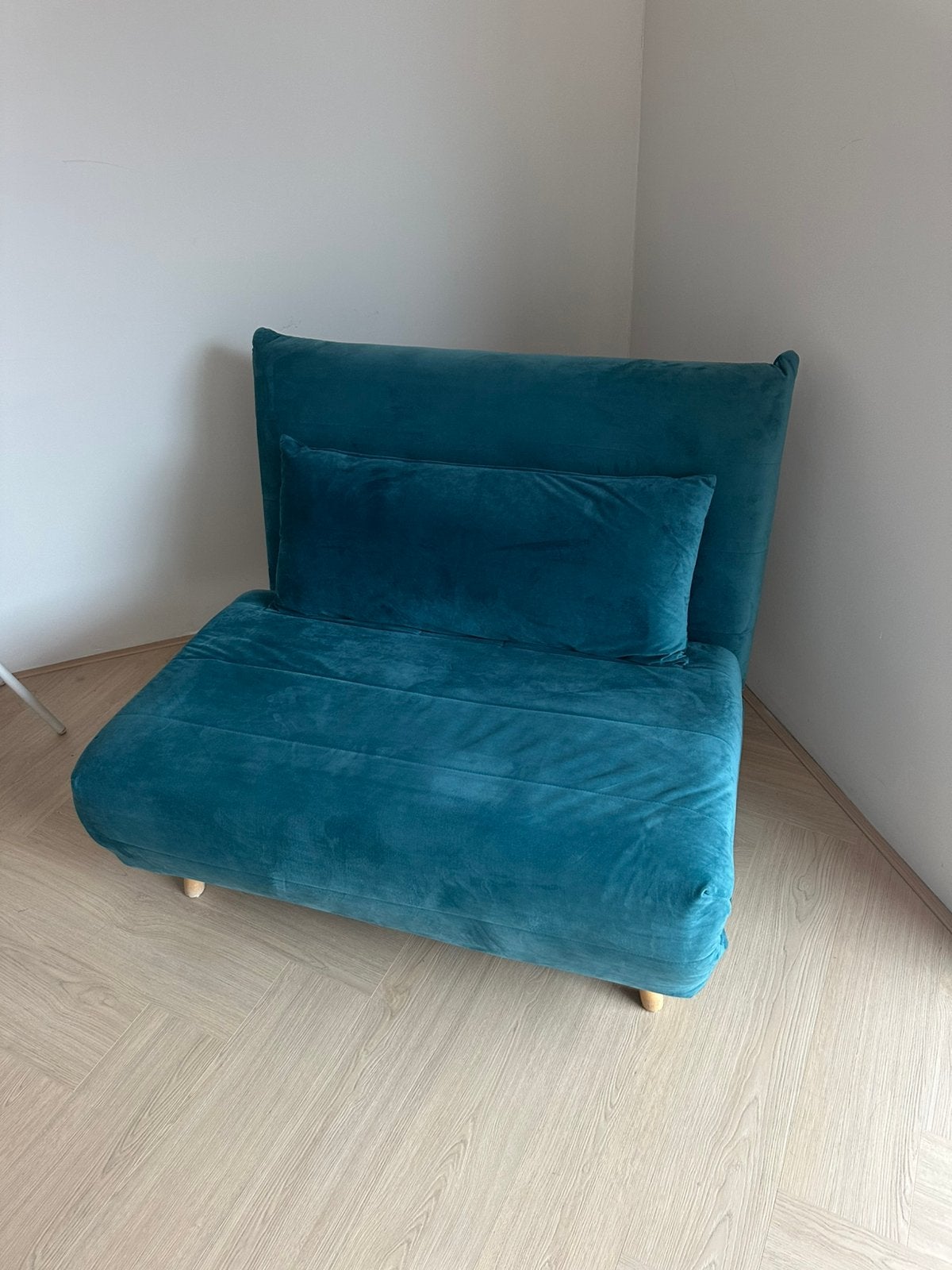 Slaapbank 1 persoons van Made, petrol, velvet stof., Huis en Inrichting, Slaapkamer | Slaapbanken, Ophalen, Blauw, Zo goed als nieuw