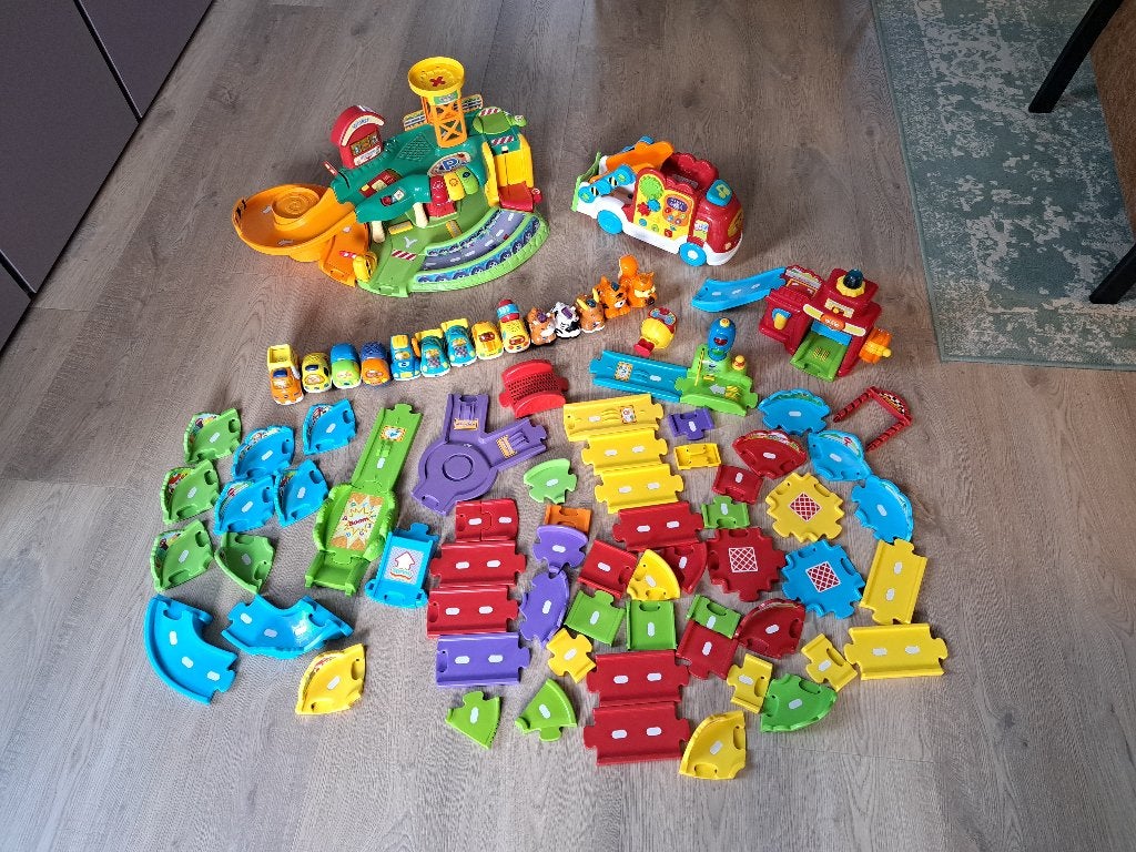 V Tech Toet Toet auto's incl accessoires, Kinderen en Baby's, Speelgoed | Vtech, Ophalen, Gebruikt, 2 tot 4 jaar