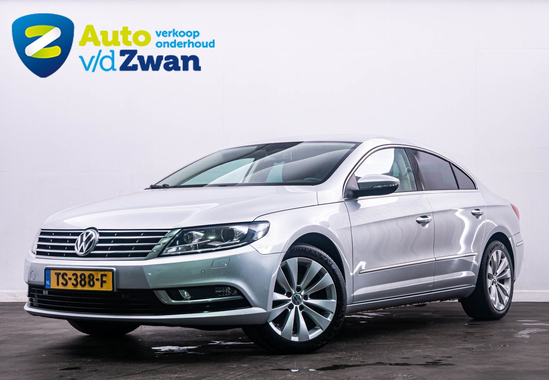 Volkswagen CC Passat 1.4 TSI PDC/Navi/Bluetooth, Euro 5, Stof, 4 cilinders, 4 stoelen
