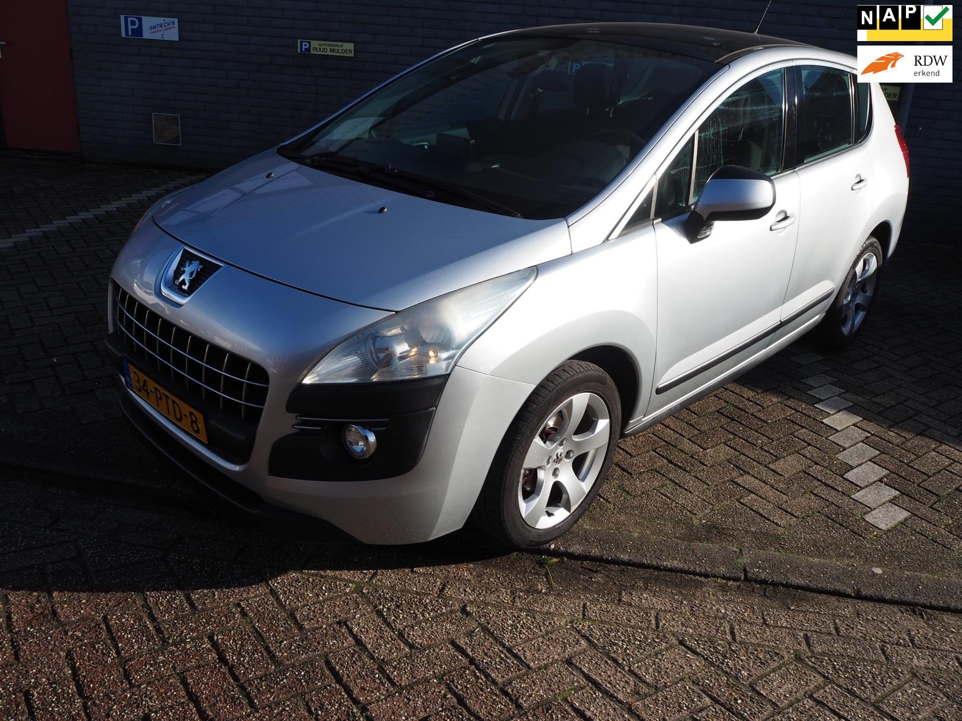 Peugeot 3008 1.6 VTi ST nette auto met nieuwe koppeling en a, Voorwielaandrijving, Stof, Gebruikt, Zwart