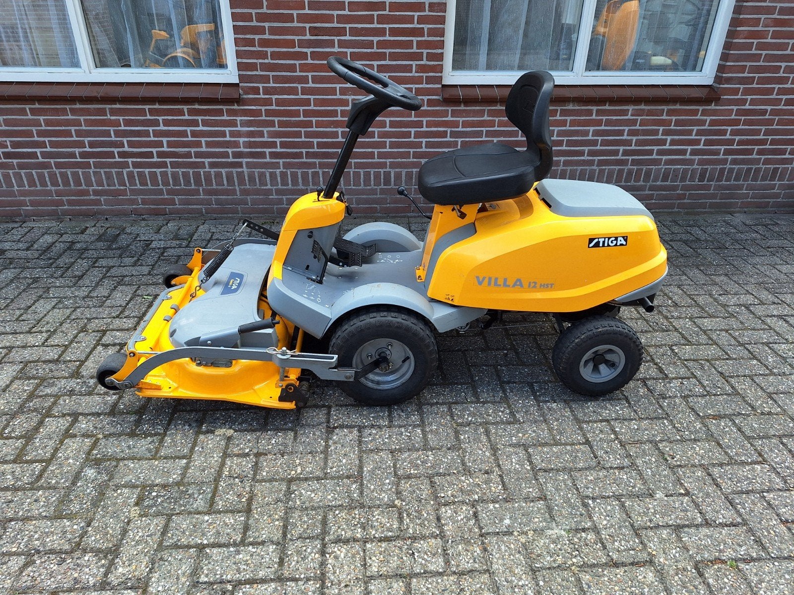 Stiga villa hst met nieuw maaidek, Tuin en Terras, Ophalen, 50 cm of meer