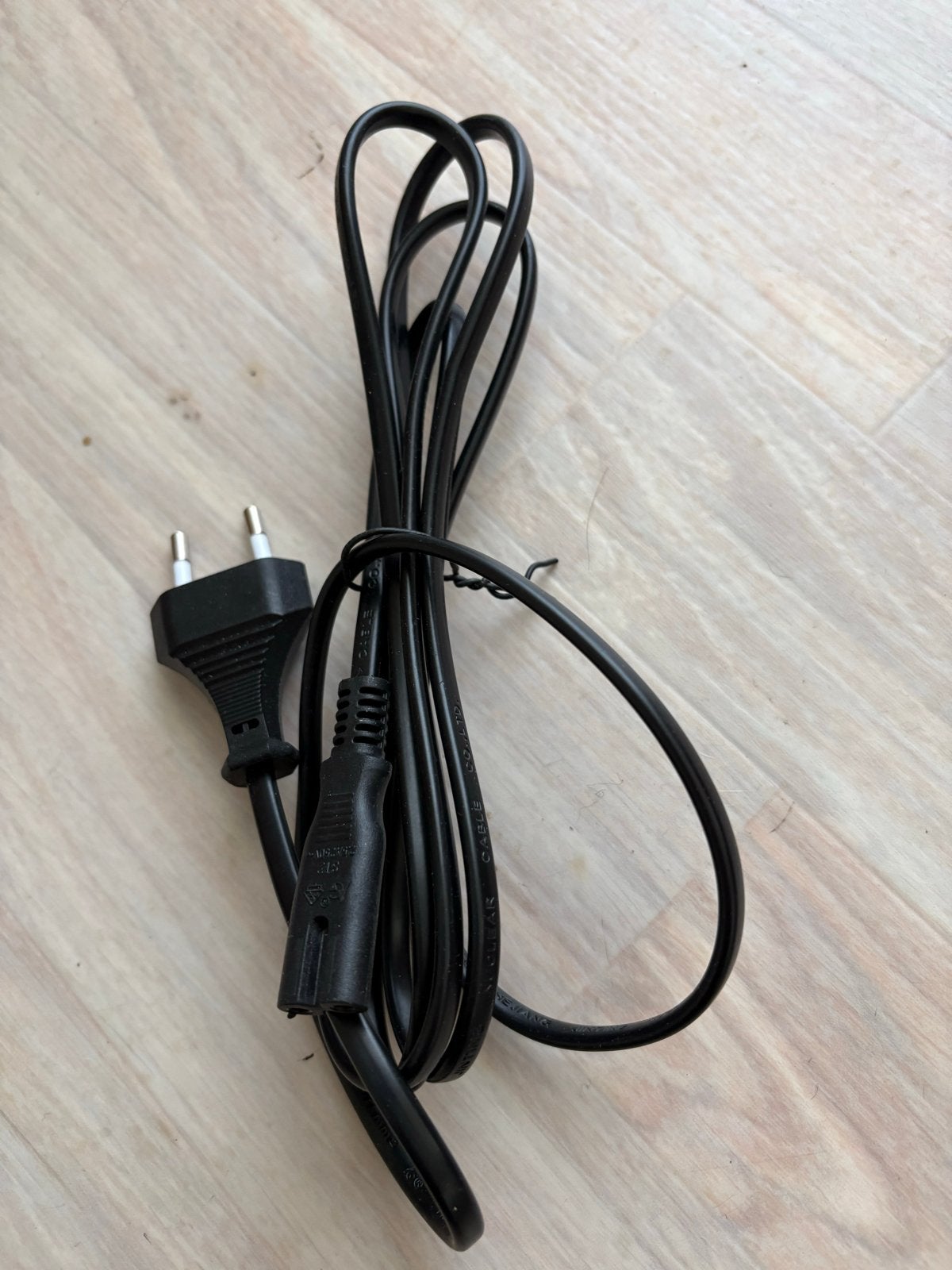 Standaard Euro Stroomkabel (C13 / 2-pins) - Zwart, Computers en Software, Ophalen of Verzenden, Zo goed als nieuw