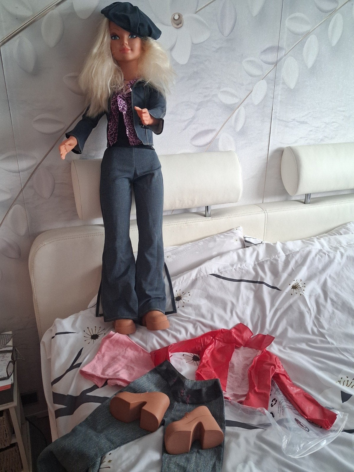 vintage grote pop met extra kleding, Ophalen, Zo goed als nieuw