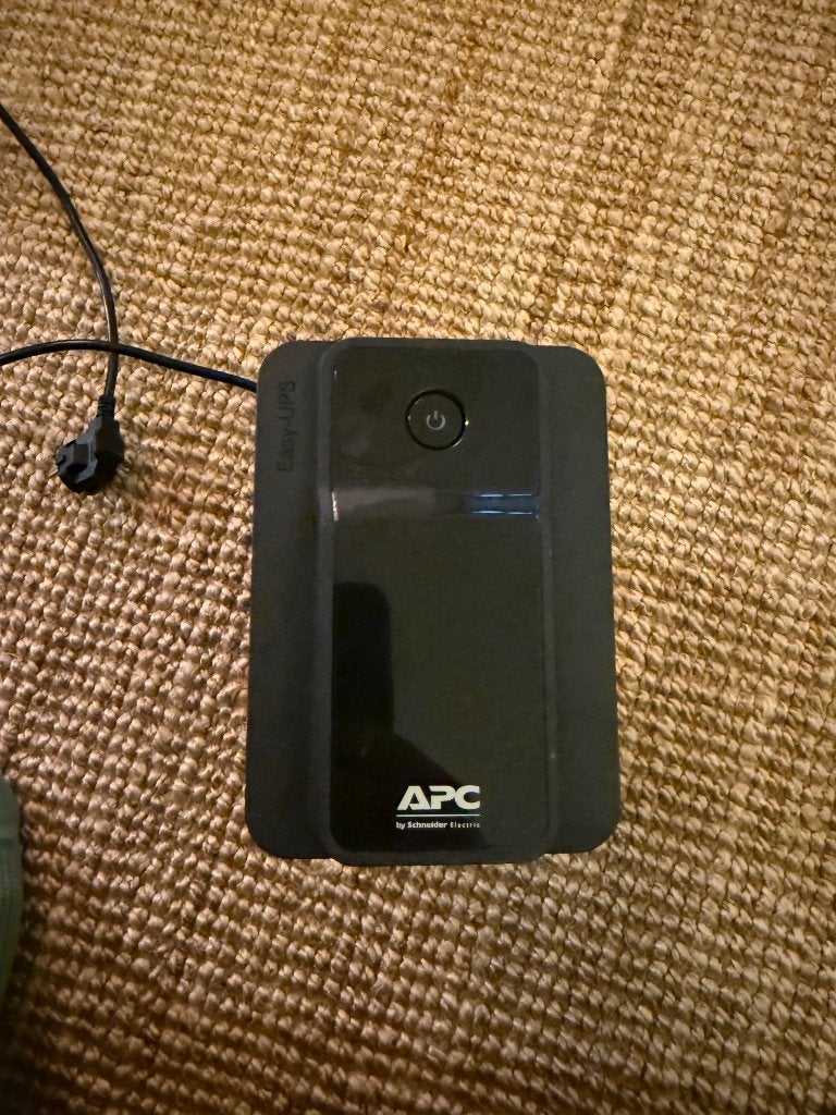APC Easy UPS 700VA / 360W – BVX700LI-GR, Ophalen, Gebruikt