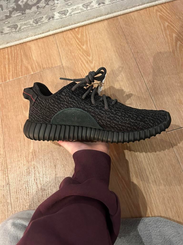 Adidad yeezy boost 350 'pirate black', maat 44 2/4, Ophalen of Verzenden, Nieuw, Zwart