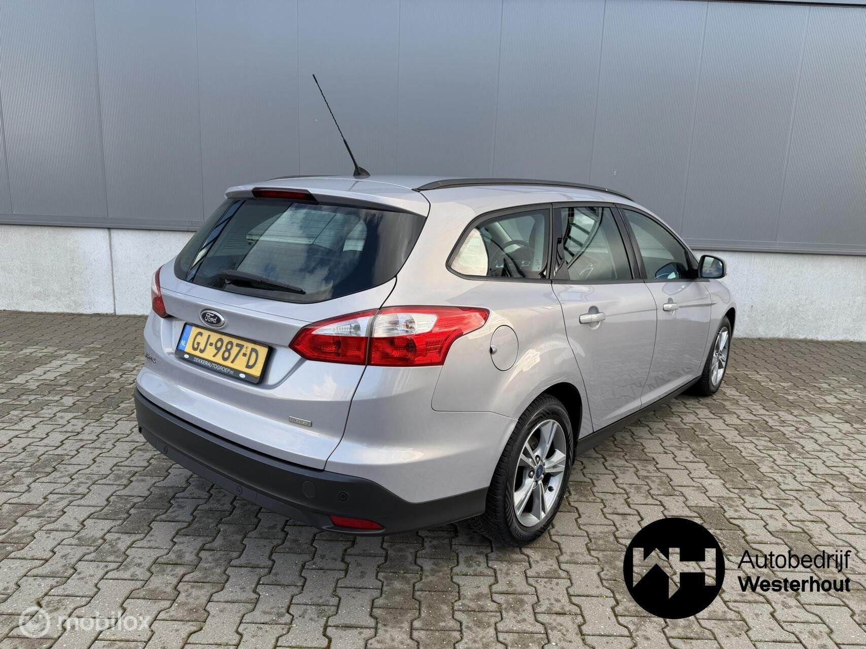 Ford Focus Wagon 1.0 EcoBoost Edition Plus|STOELVERW|BLUETOO, Auto's, Euro 5, 125 pk, Gebruikt, Handgeschakeld