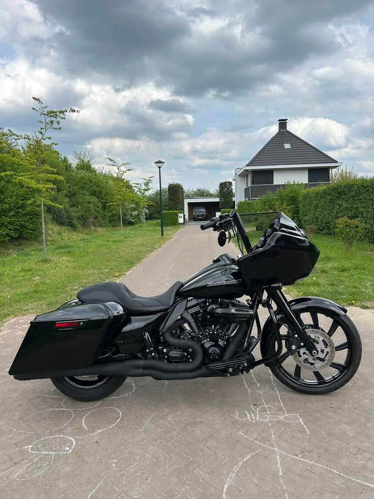 Harley Davidson Road Glide custom FLTRX 103ci high output, Sportuitlaat, 2 cilinders, 1690 cc, Particulier