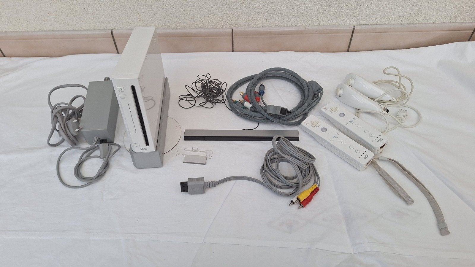 Nintendo Wii Console met 2 controllers en 8 games, Ophalen of Verzenden, Gebruikt, Met 2 controllers, Met games