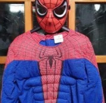 Gespierde Spiderman outfit met masker mt 140, Ophalen of Verzenden, Nieuw, 134 t/m 140, Jongen of Meisje