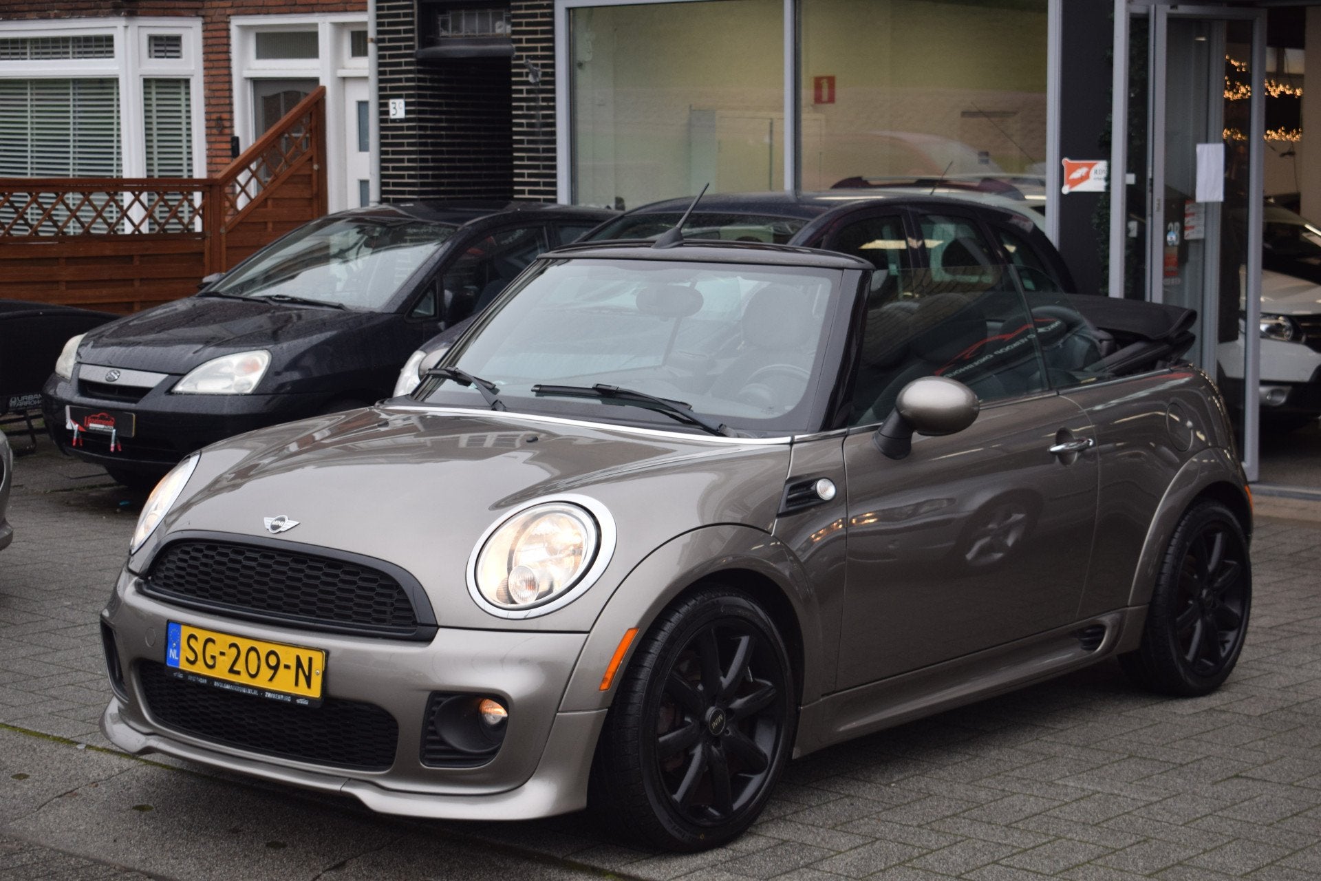 MINI Cabrio 1.6 John Cooper Works Uitvoering Airco PDC Apple, Auto's, Voorwielaandrijving, Euro 5, Gebruikt, 4 cilinders