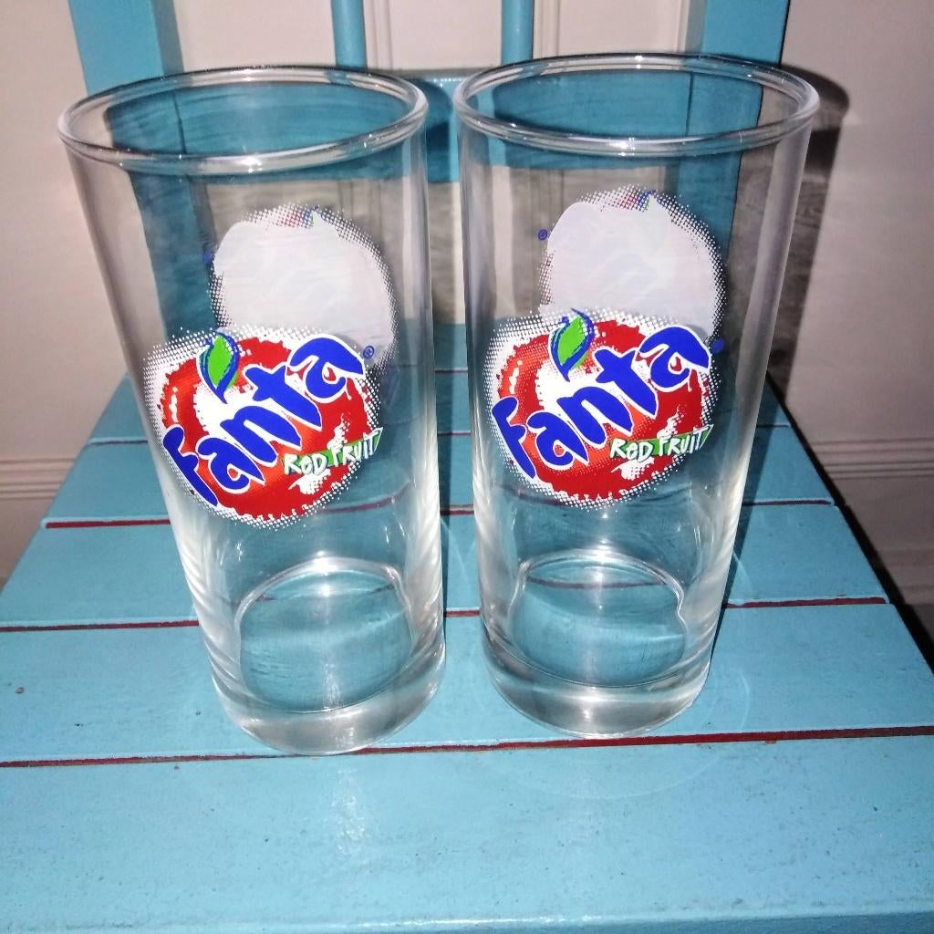 Fanta glazen red fruit 2 stuks, Huis en Inrichting, Keuken | Servies, Zo goed als nieuw, Glas of Glazen, Overige stijlen, Glas
