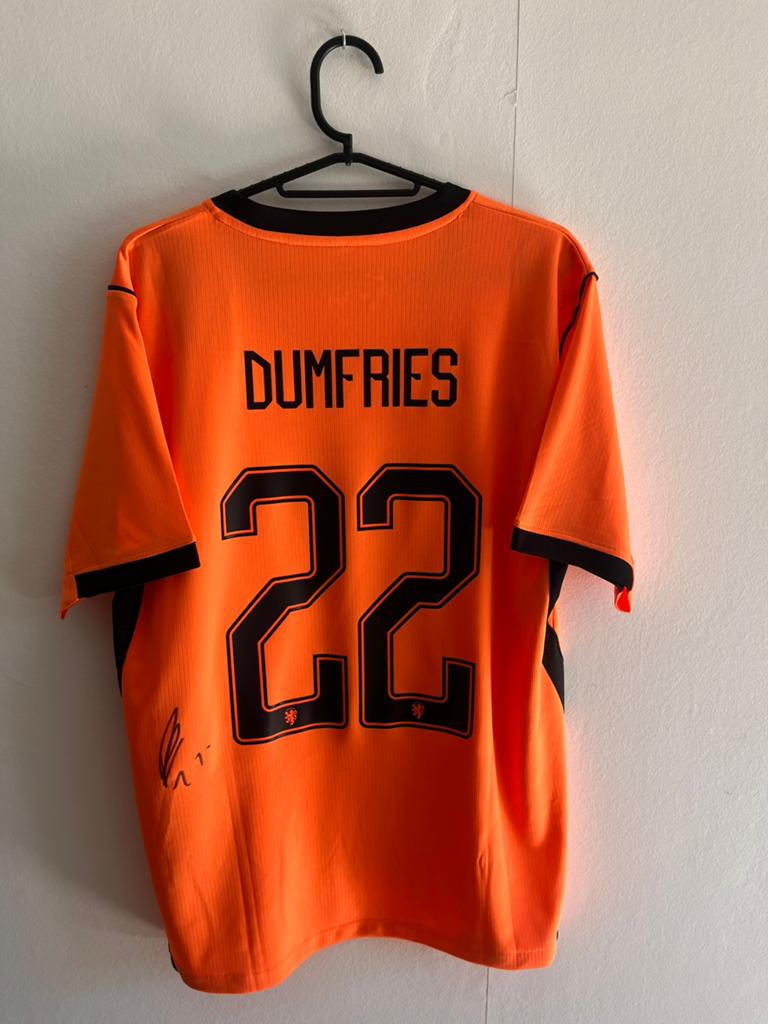 Gesigneerd Dumfries nederland 2026 shirt, Ophalen of Verzenden, Zo goed als nieuw, Buitenlandse clubs, Shirt