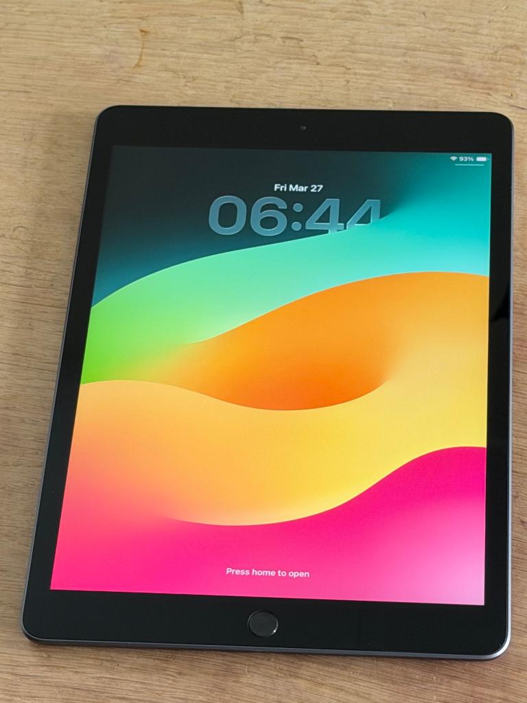Zeer Nette iPad 8th gen Black, met 83% batterijconditie!, Computers en Software, Apple iPads, 10 inch, Gebruikt, 32 GB, Apple