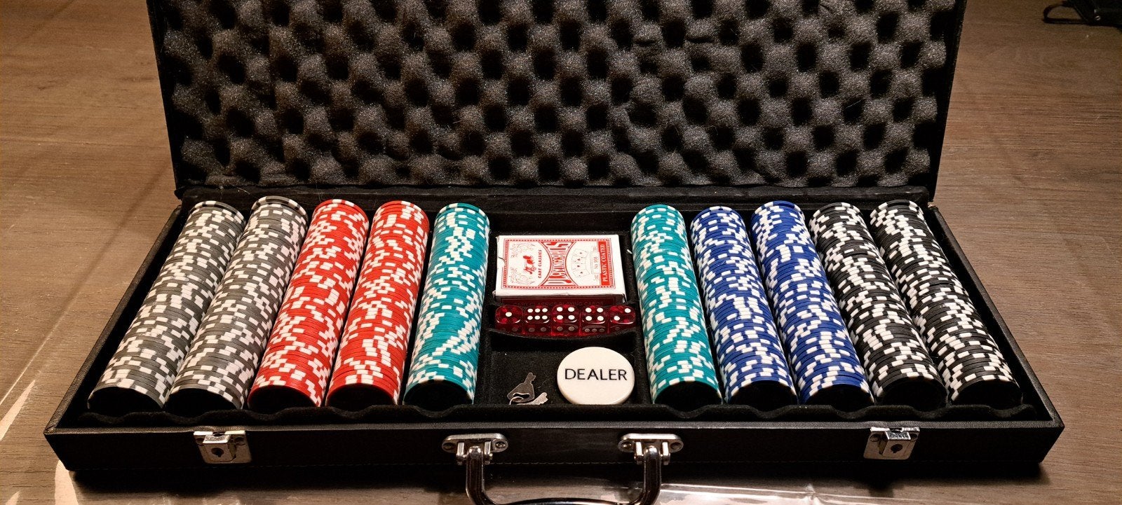 Pokerset met 500 fiches in luxe koffer, Ophalen of Verzenden, Zo goed als nieuw