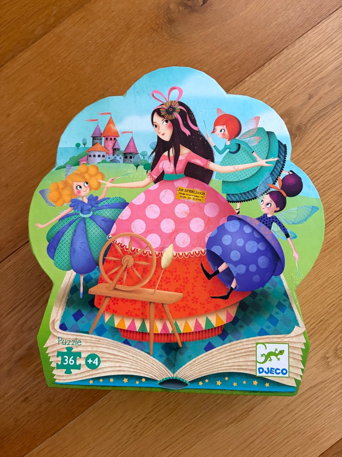 Djeco Puzzel Doornroosje 36 stukjes - Zo goed als nieuw, Kinderen en Baby's, Ophalen of Verzenden, 10 tot 50 stukjes, Zo goed als nieuw