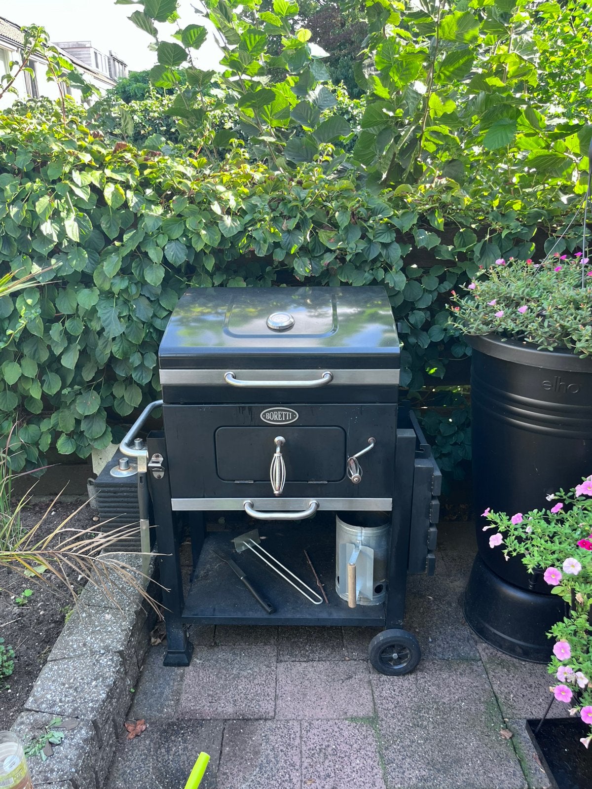 Borretti Houtskool Barbecue., Tuin en Terras, Houtskoolbarbecues, Ophalen, Zo goed als nieuw