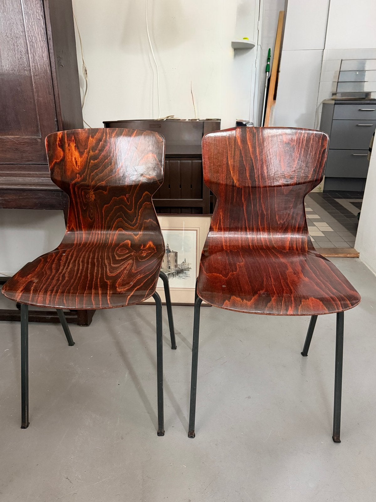 Vintage schoolstoelen, Eromes Wijchen plywood stoelen, Ophalen, Gebruikt, Twee, I