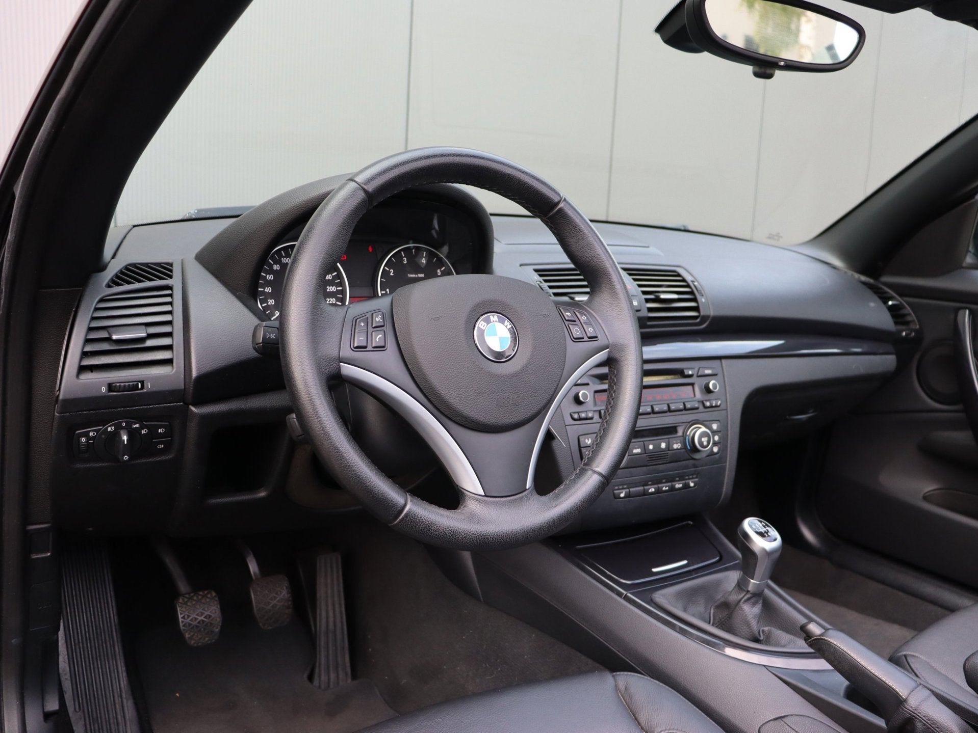 Foto 14 van BMW 1-serie Cabrio 118i Executive airco LM cruise