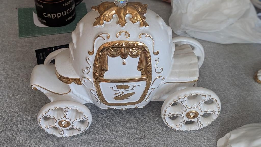 Bastiani Porseleinen Koets met Bladgoud en Swarovski, Ophalen