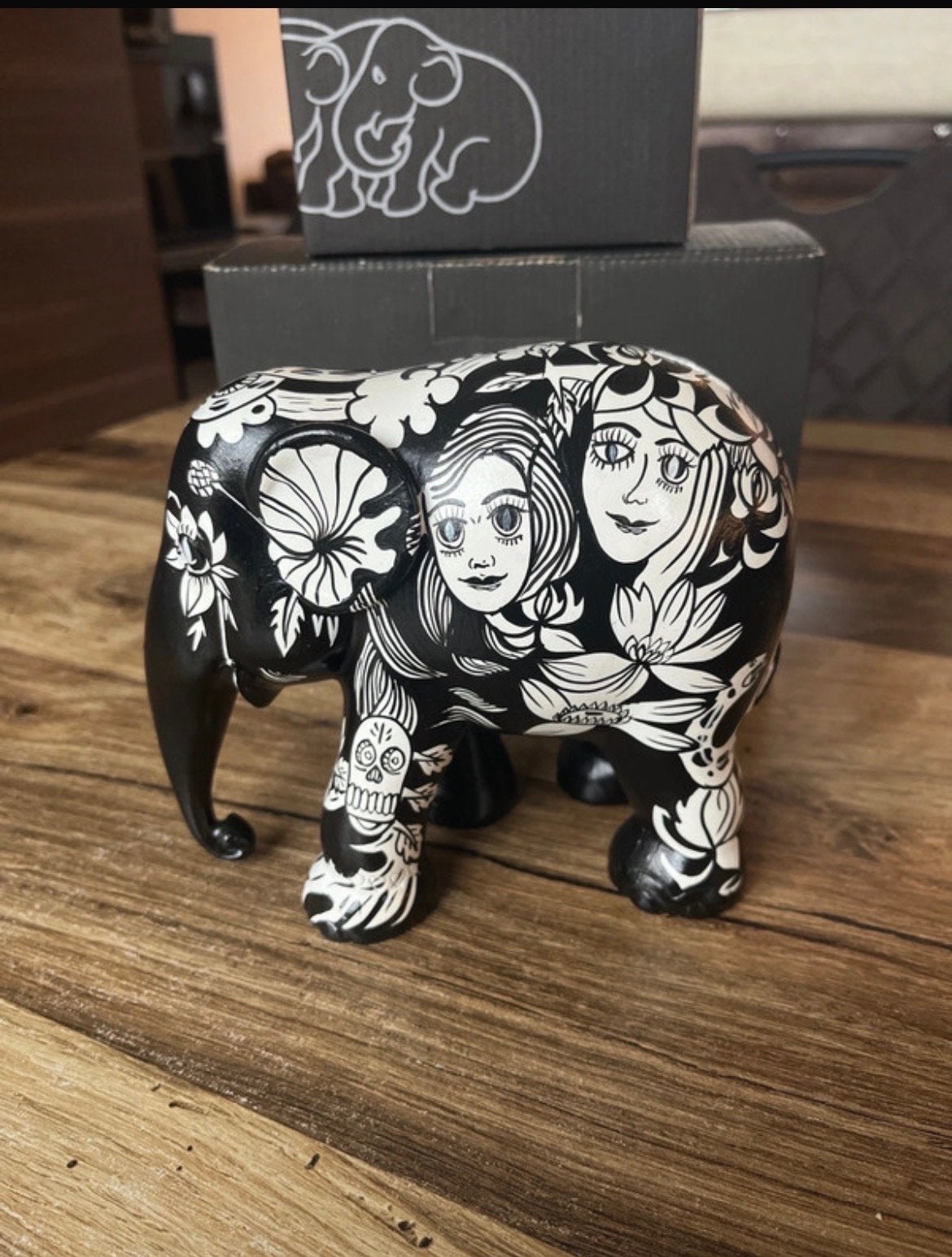 Elephant Parade “Whibe” 15 cm - Zwart Wit Beeld, Antiek en Kunst, Minder dan 20 cm, Ophalen of Verzenden, Zoogdier, Zwart