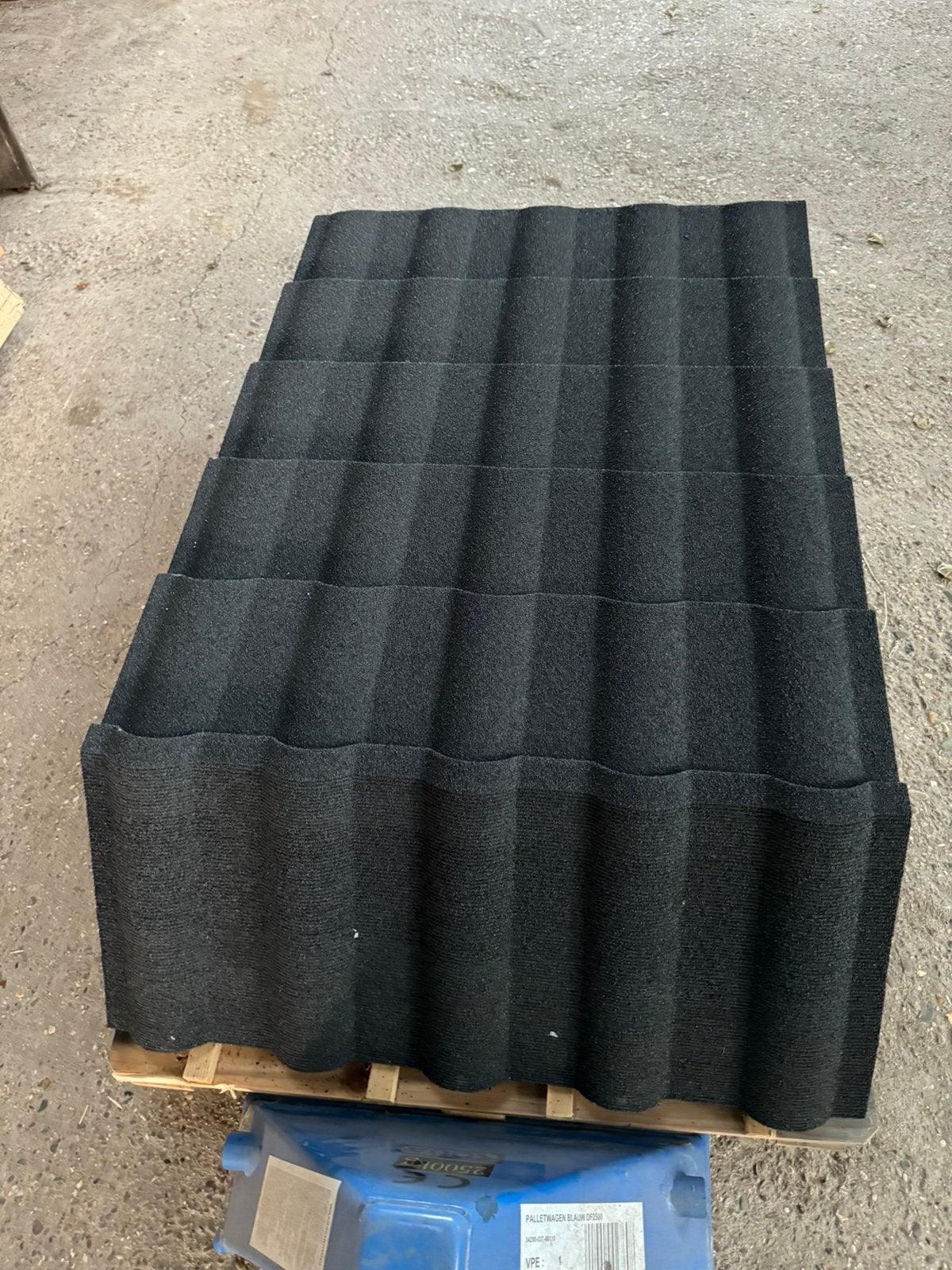 100 nieuwe metaal dakpanplaten antraciet 113x83, Zwart, Nieuw, 15 m² of meer, Metaal