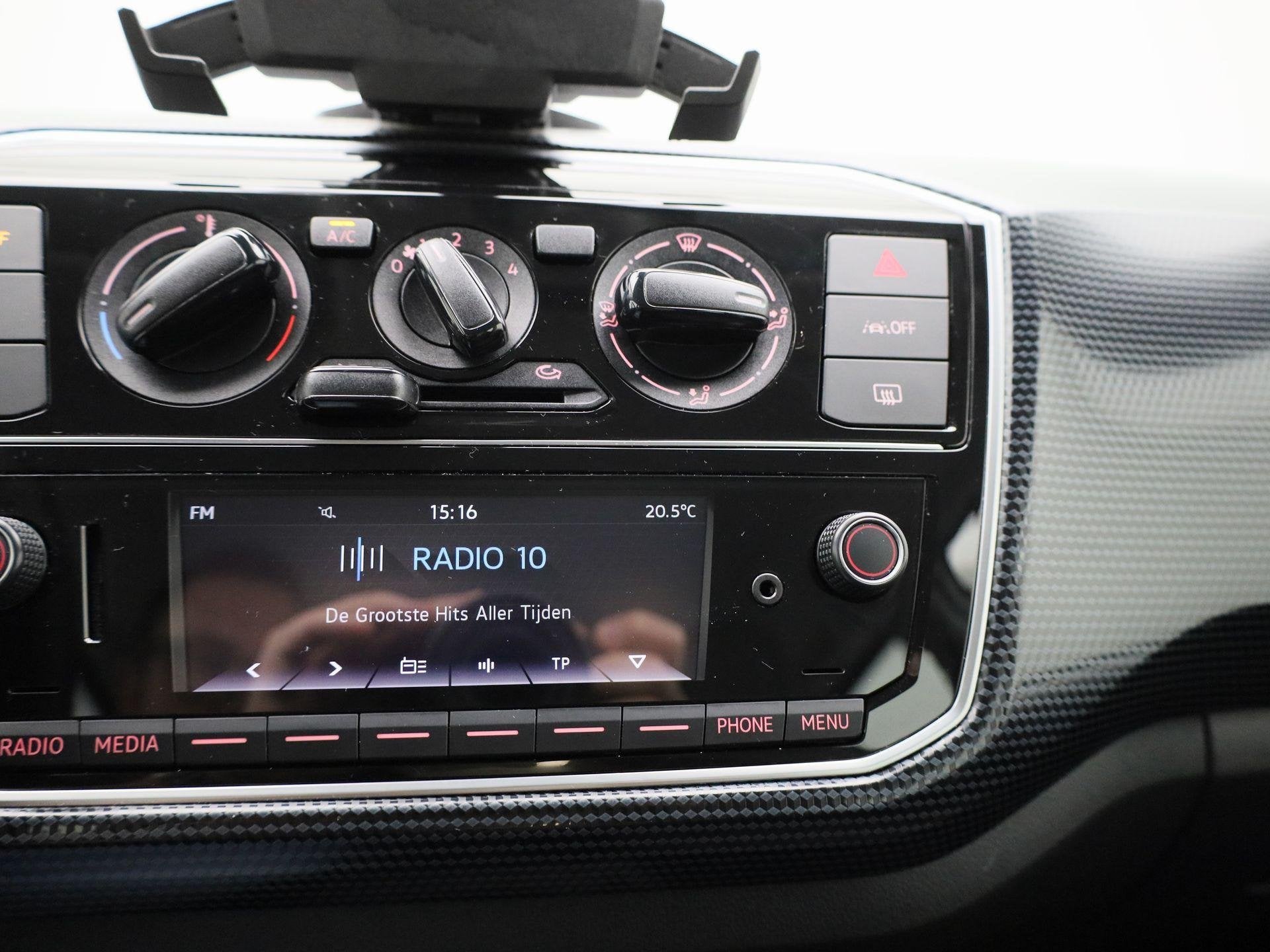 Foto 14 van Volkswagen Up! 1.0 | Airconditioning | Bluetooth | Elektrisc