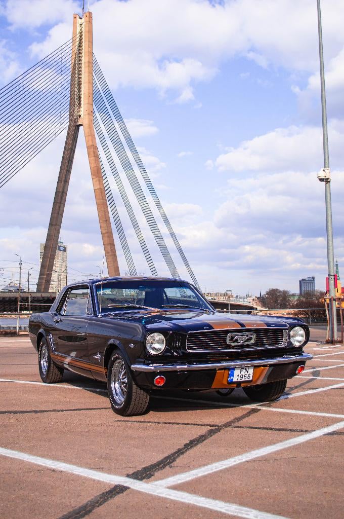 1966 Ford Mustang Coupe  289 Hi-Po V8 Volledig gerestaureerd, Auto's, Achterwielaandrijving, Zwart, Leder, Bedrijf