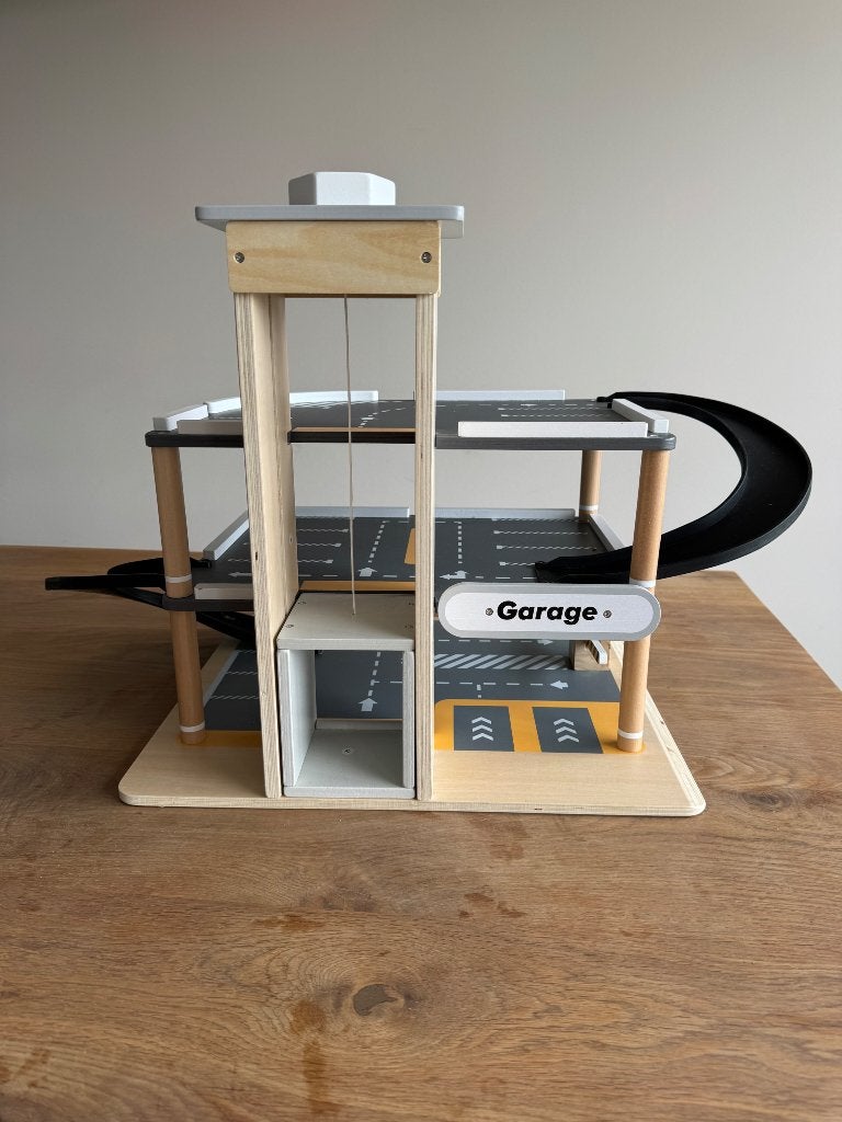 Garage met lift, Ophalen of Verzenden, Zo goed als nieuw
