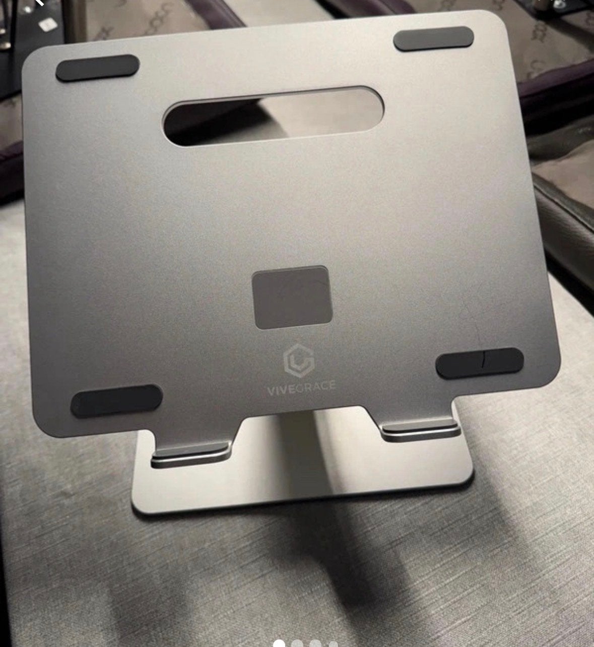 Vivegrace Laptop Standaard - Hoogwaardig Aluminium, Ophalen of Verzenden, Zo goed als nieuw, In hoogte verstelbaar