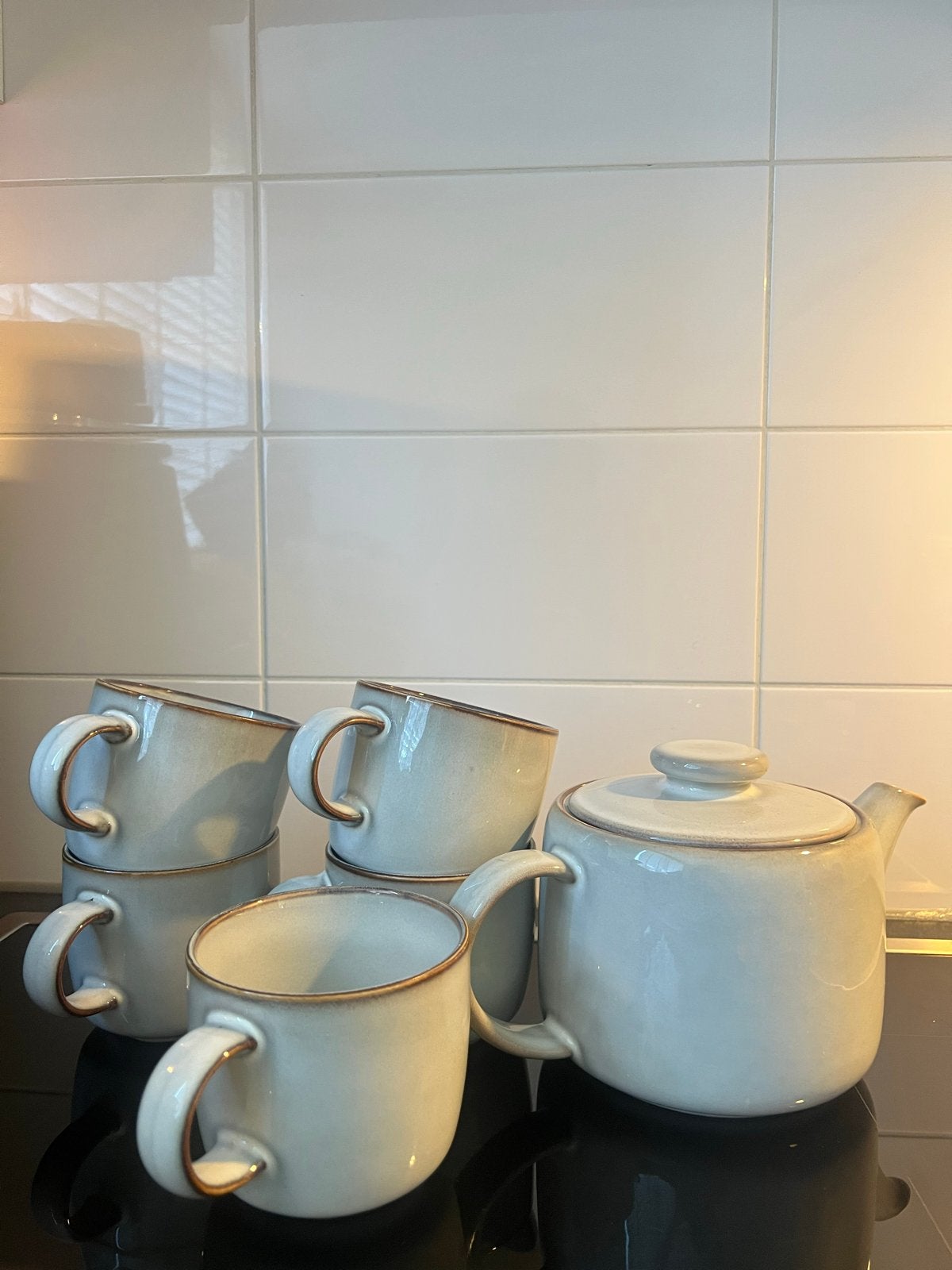 IKEA GLADELIG theepot met 10 mokken, zo goed als nieuw, Huis en Inrichting, Keramiek, IKEA, Ophalen of Verzenden, Zo goed als nieuw