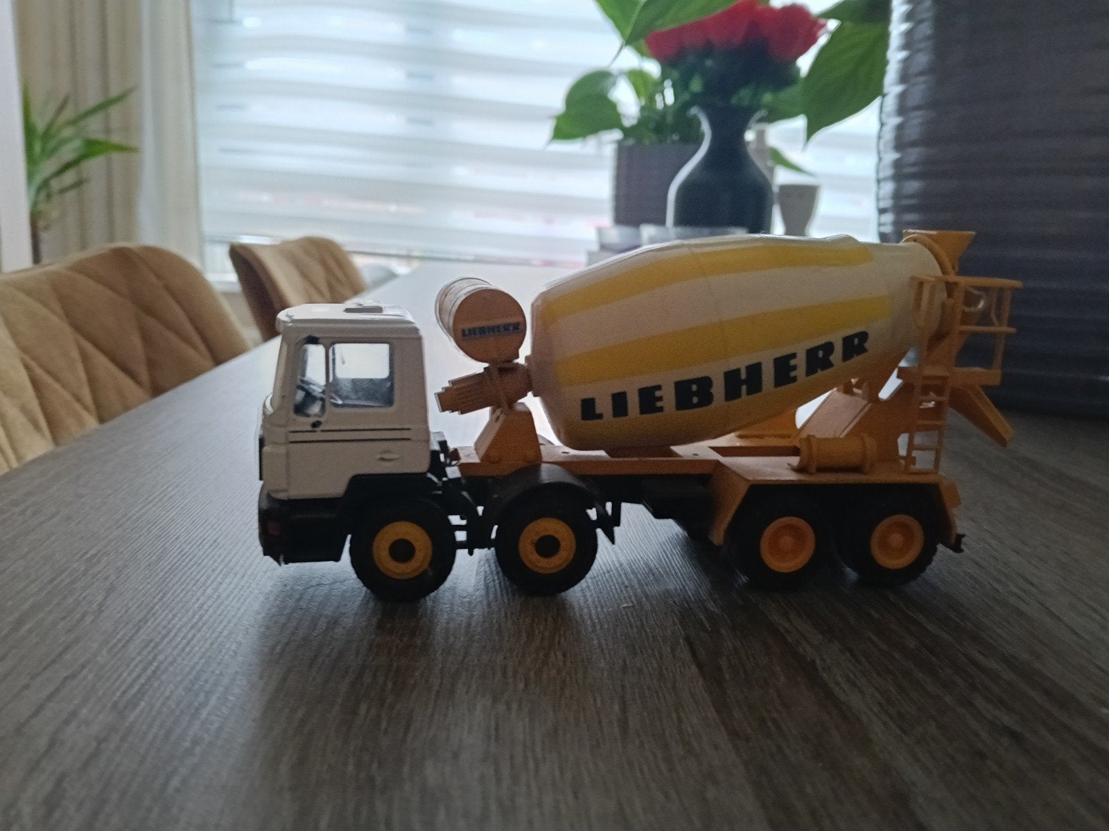 Diverse modelvrachtwagens en bouwvoertuigen, Hobby en Vrije tijd, Modelbouw | Auto's en Voertuigen, Overige merken, Gebruikt, 1:32 tot 1:50