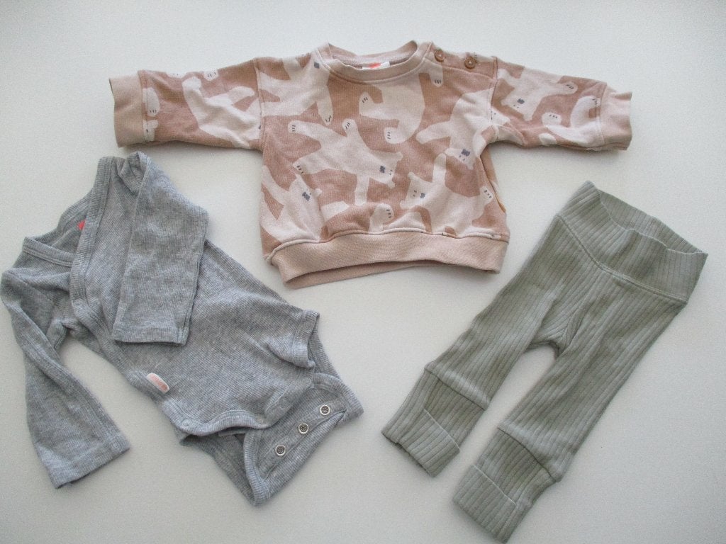 Babykleding - Setje Trui, broek, overslagromper - Maat 50, Jongetje of Meisje, Ophalen of Verzenden, Zo goed als nieuw, Setje