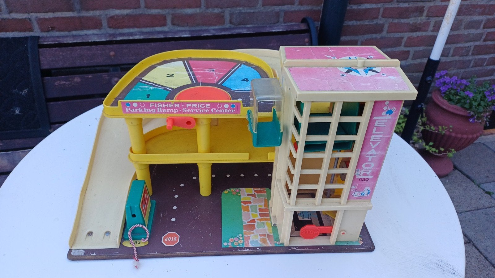vintage fisher price garage voor 15 euro, Ophalen of Verzenden, Gebruikt, Speelset
