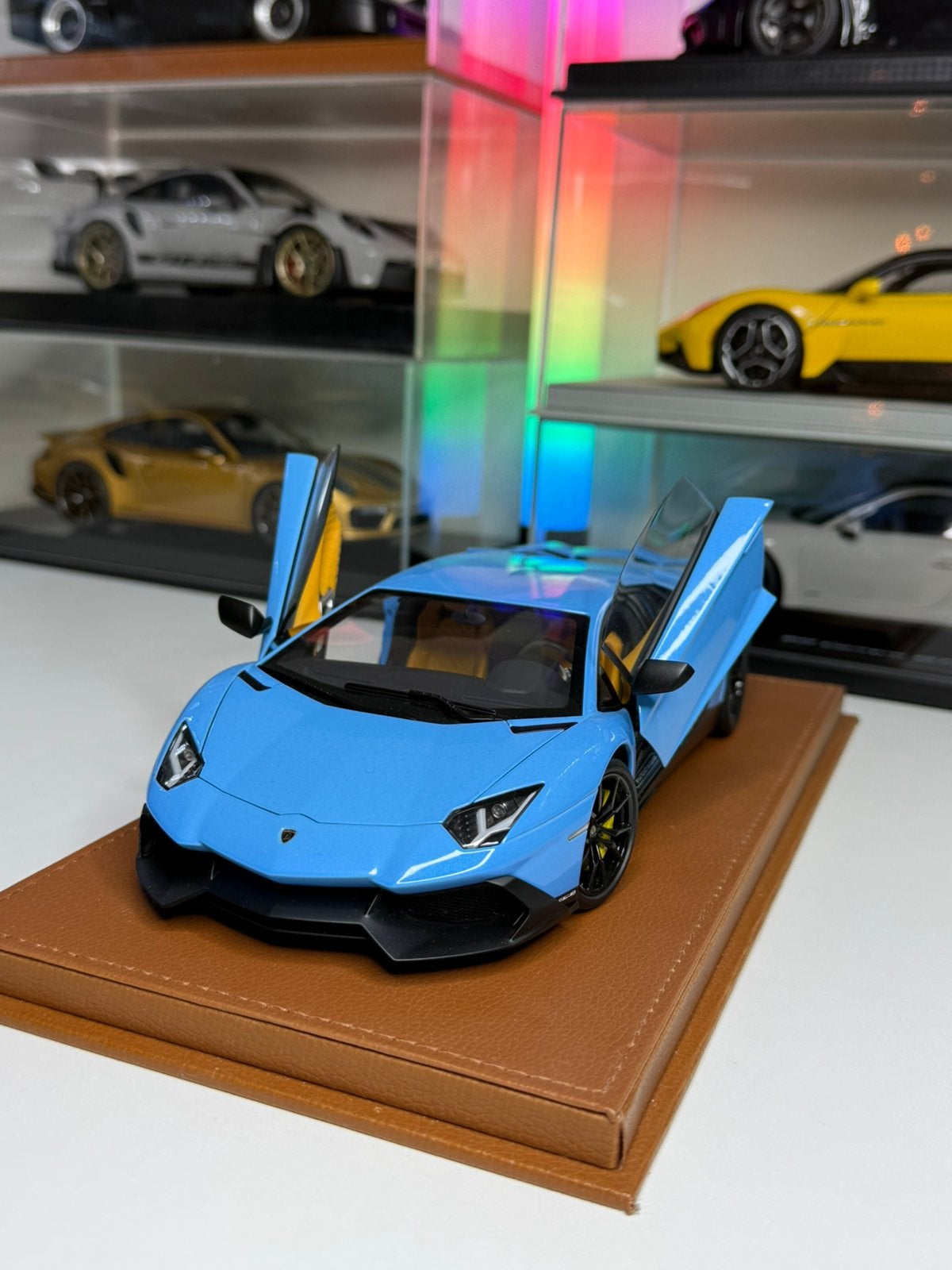Lamborghini aventador lp720 AUTOart 1/18, Hobby en Vrije tijd, Ophalen of Verzenden, Zo goed als nieuw, MiniChamps