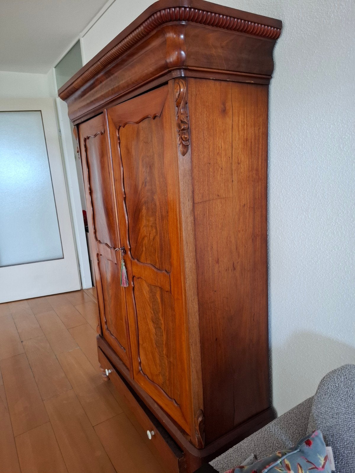 Antieke kast met lades - 125x182x40 cm, Antiek en Kunst, Antiek | Meubels | Kasten, Ophalen