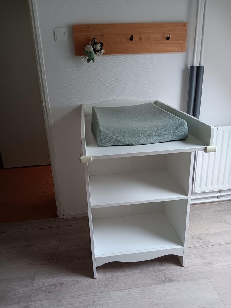 Commode/boekenkast, Kinderen en Baby's, Minder dan 75 cm, 50 tot 70 cm, Ophalen of Verzenden, Zo goed als nieuw