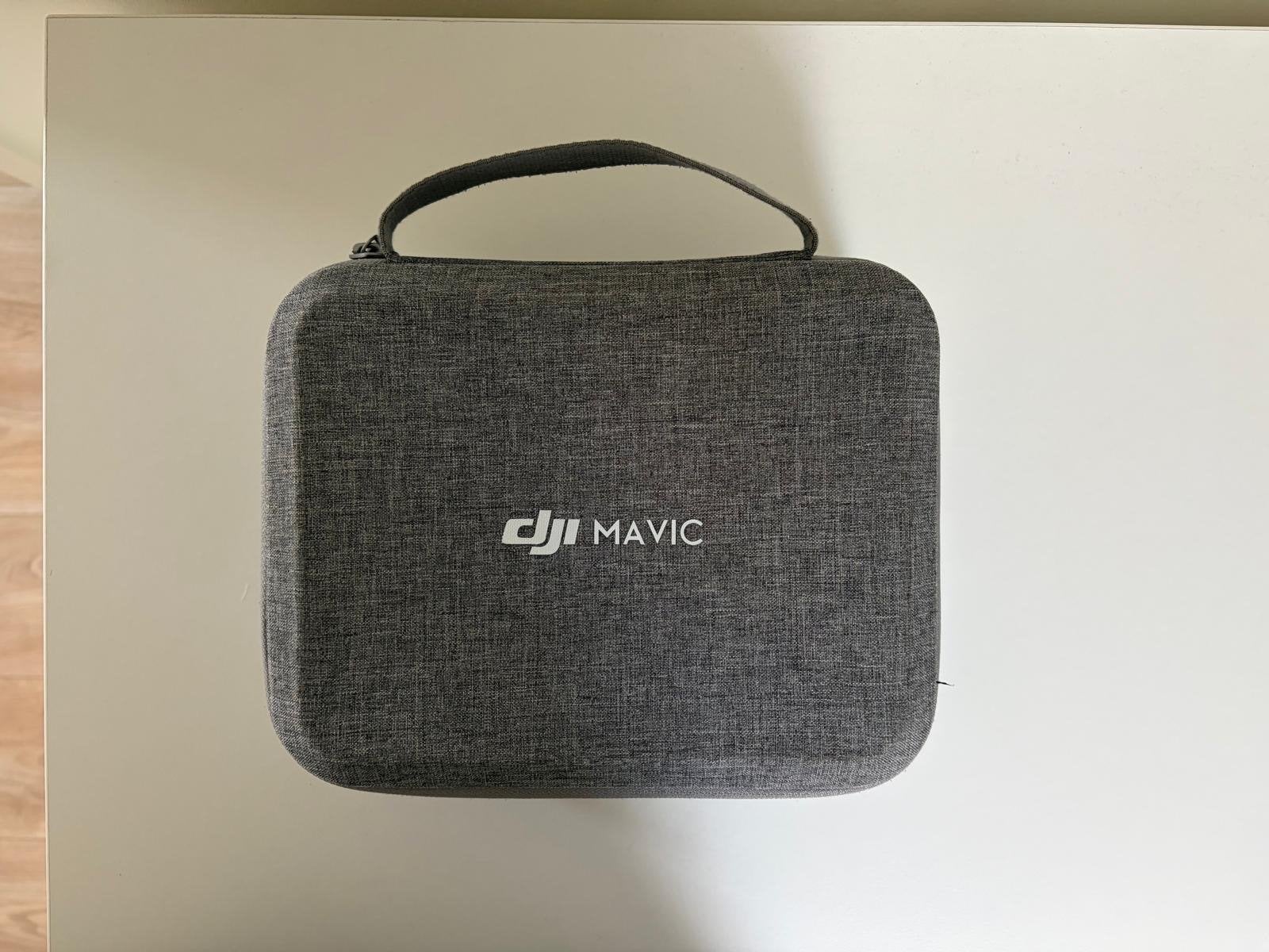 DJI Mini 2 SE Drone - Zo goed als nieuw met accessoires, Cameradrone, 5 tot 10 kilometer, Verlichting, Zo goed als nieuw