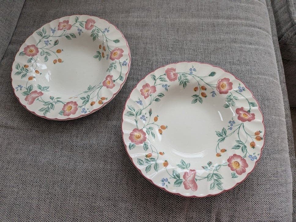 2 Churchill soepborden met bloemmotief, Overige merken, Keramiek, Vintage, Ophalen of Verzenden