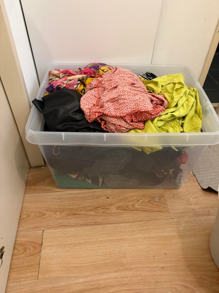 Grote bak kleding 30-40+ stuks maat 54, Ophalen, Zo goed als nieuw, Maat 46/48 (XL) of groter