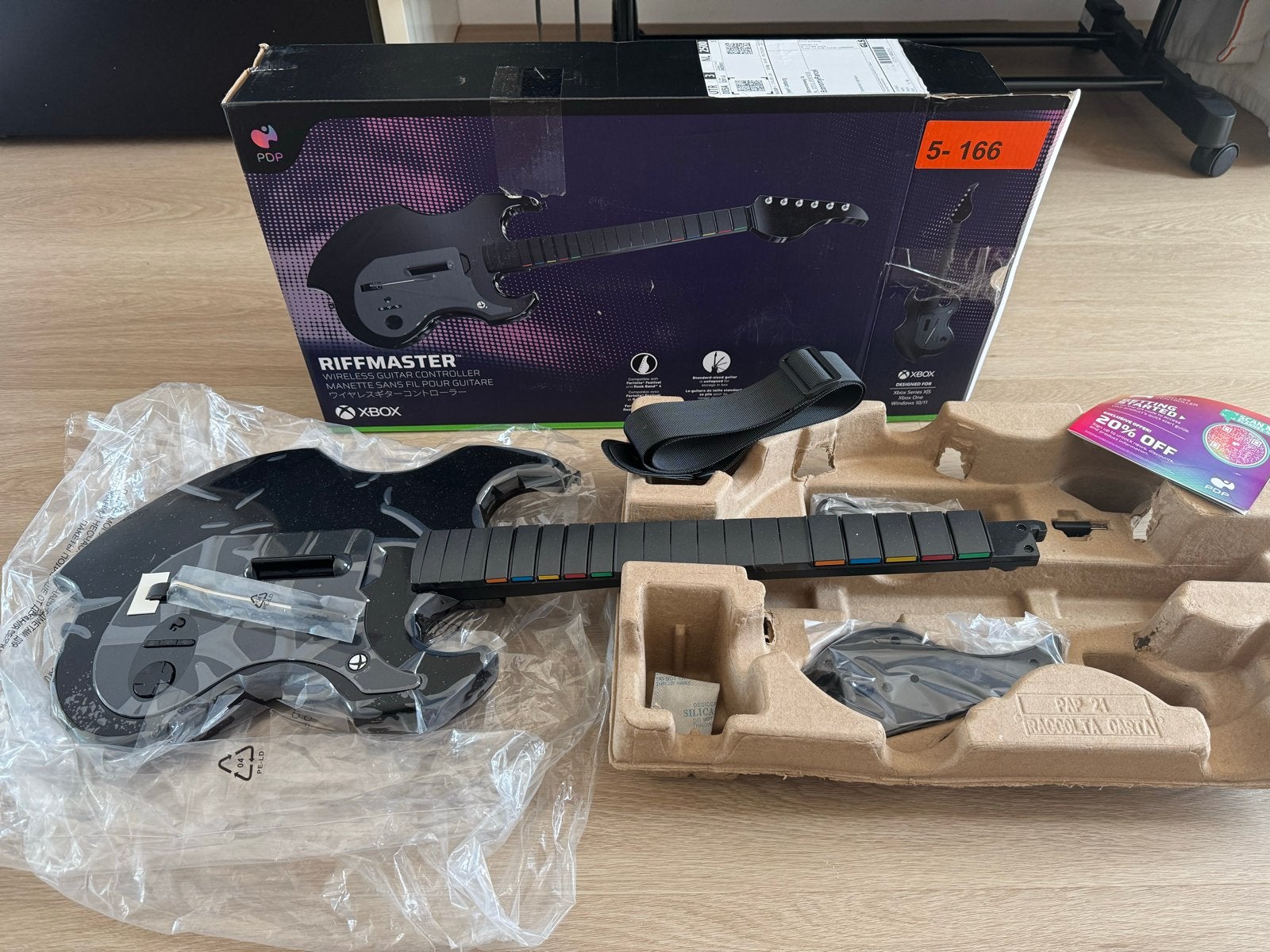 PDP Riffmaster Wireless Gitaar Controller voor Xbox, Online, Muziek, 1 speler, Nieuw